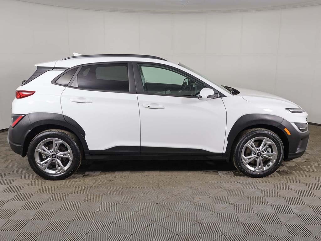 2023 Hyundai Kona SEL photo 7