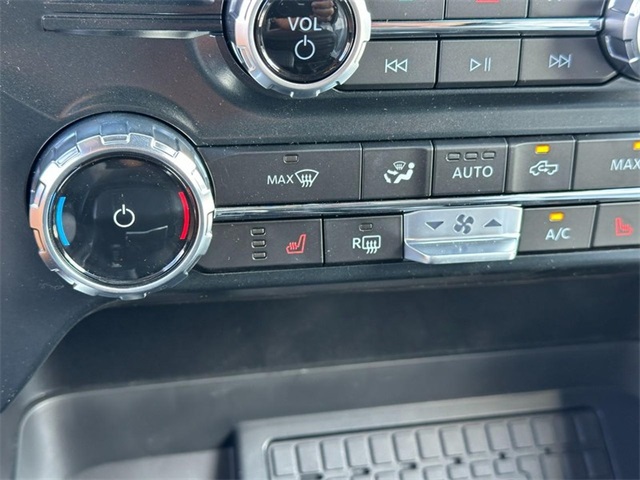 2025 Ford F-150 XLT photo 14