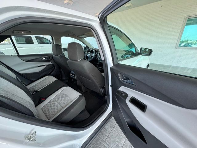 2023 Chevrolet Equinox LS photo 21