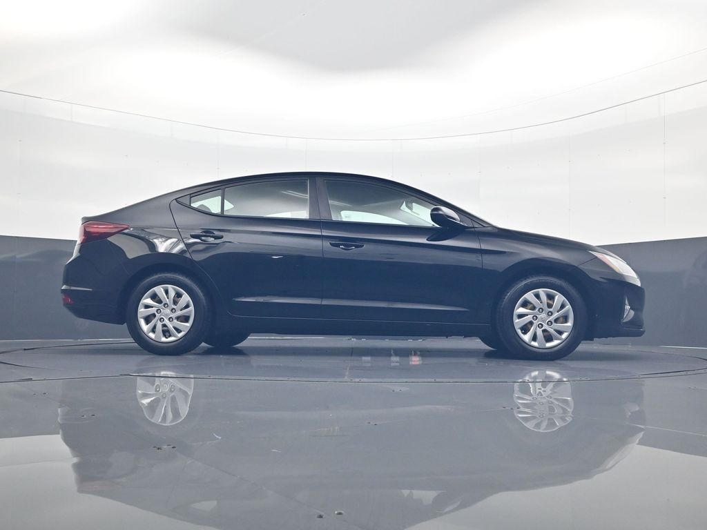 2019 Hyundai Elantra SE photo 24
