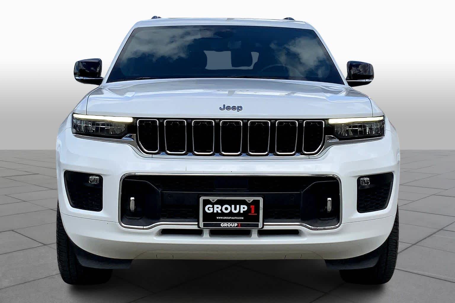 2021 Jeep Grand Cherokee Overland photo 3