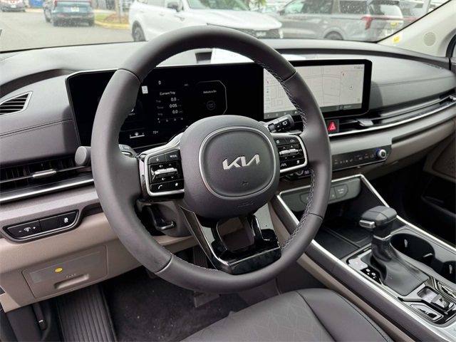 2026 Kia Carnival SX photo 2