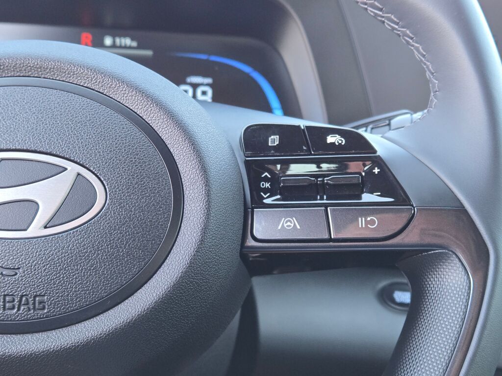 2025 Hyundai Elantra SEL Sport photo 25