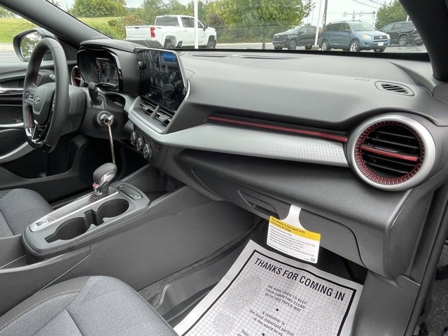2025 Chevrolet Trax photo 28