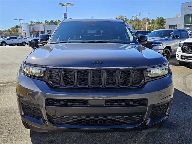 2025 Jeep Grand Cherokee Altitude X photo 2
