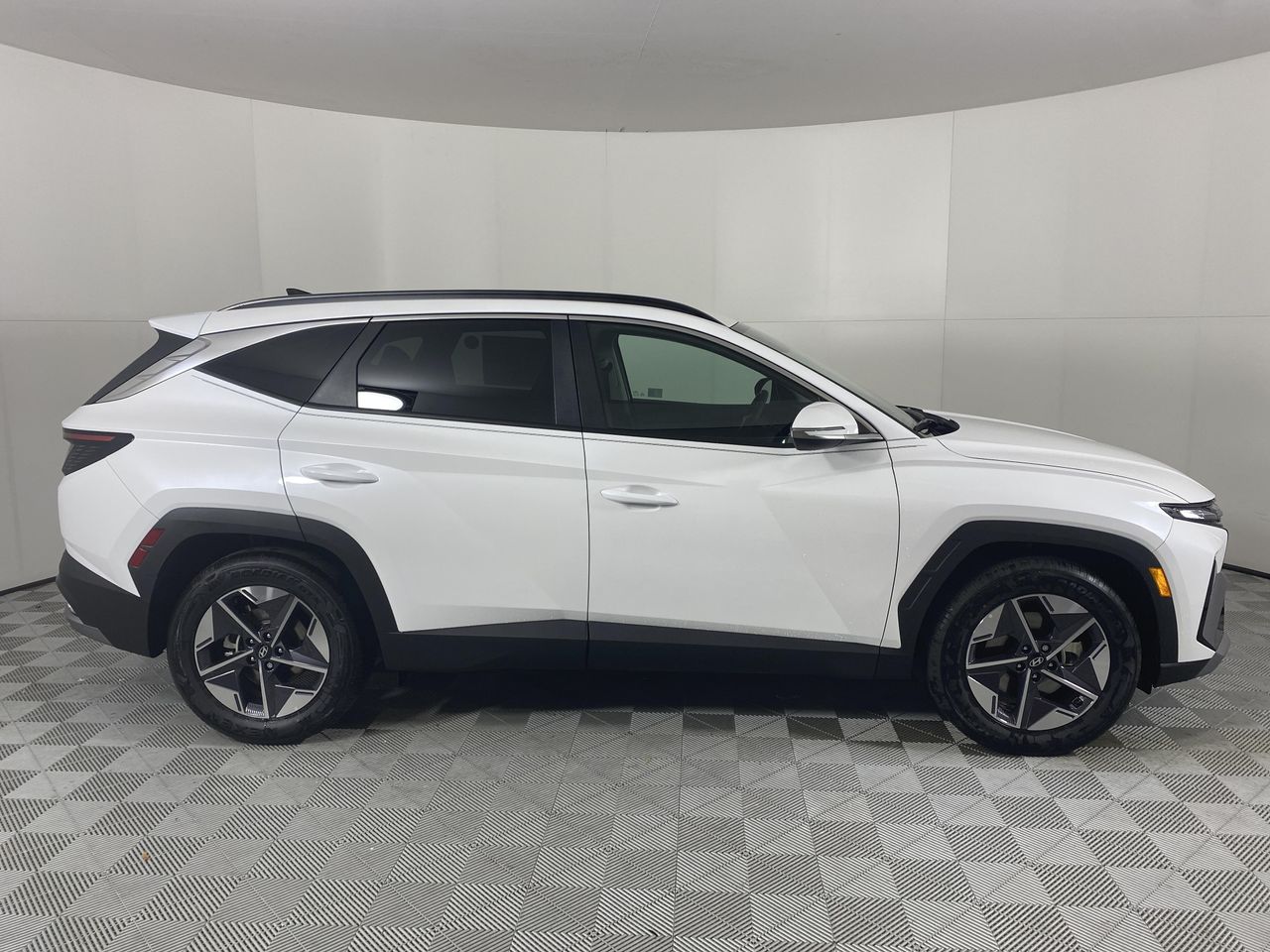 2025 Hyundai Tucson SEL Convenience photo 2