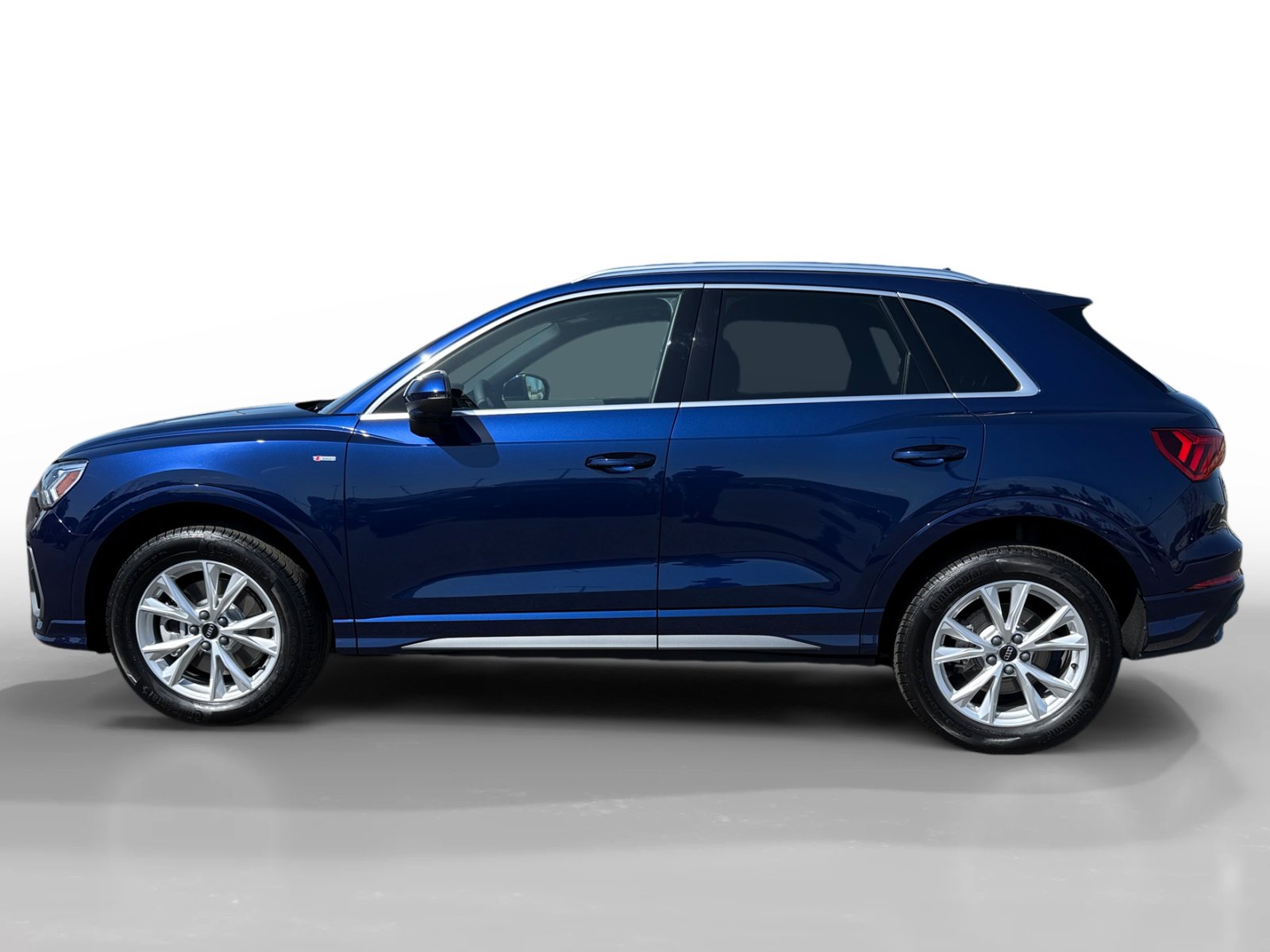 2025 Audi Q3 Premium Plus S line photo 2
