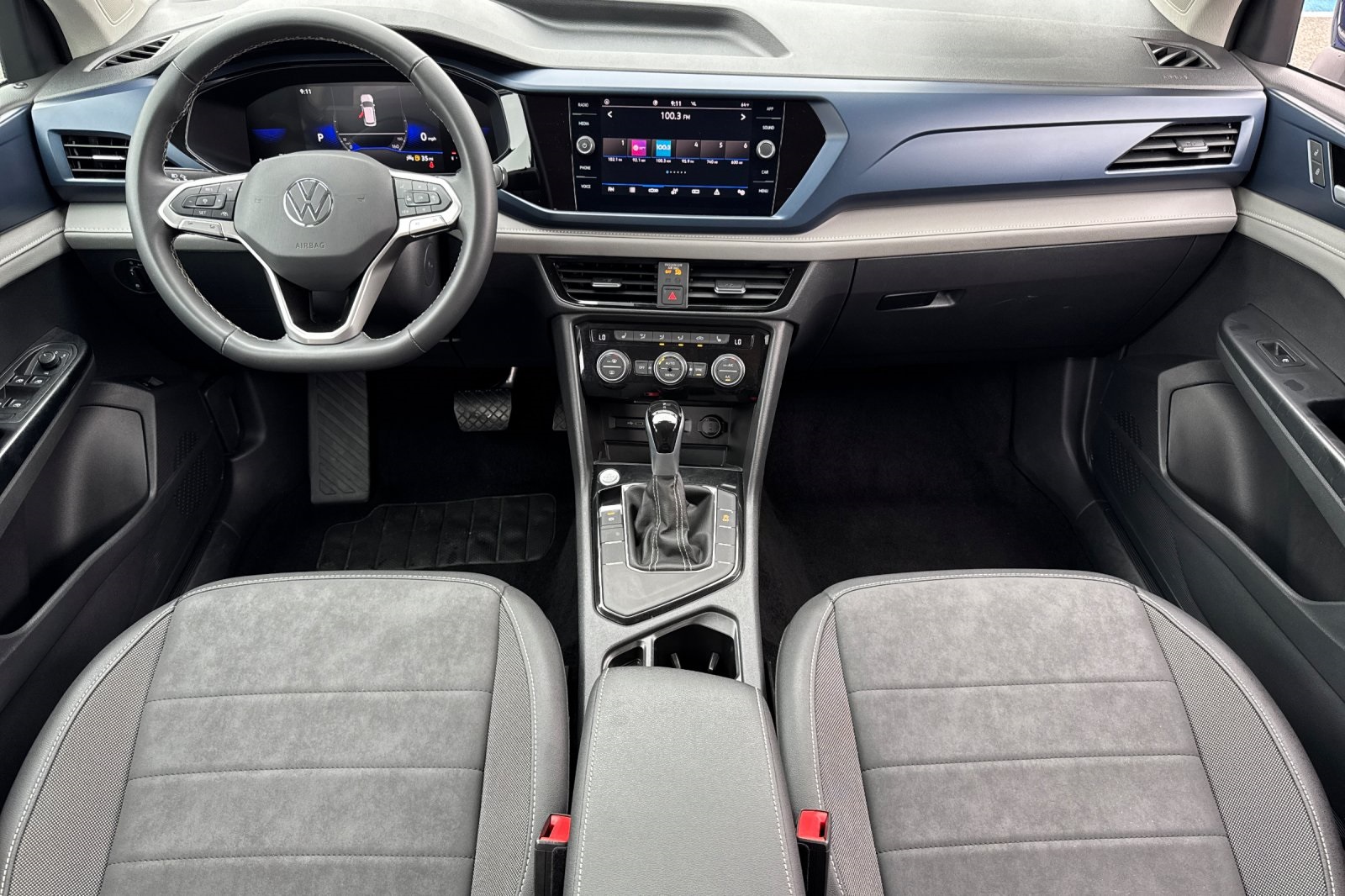 2024 Volkswagen Taos SE photo 13