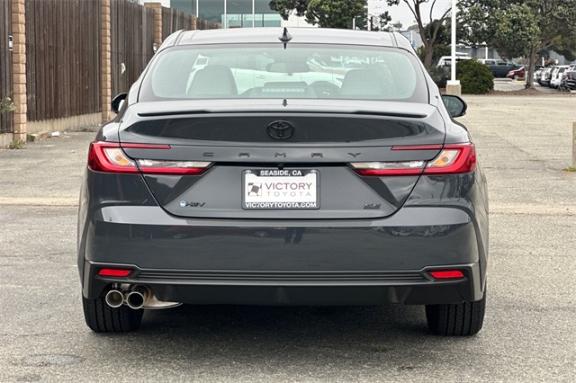 2025 Toyota Camry SE photo 5