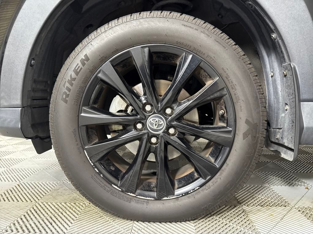 2018 Toyota RAV4 Adventure photo 11
