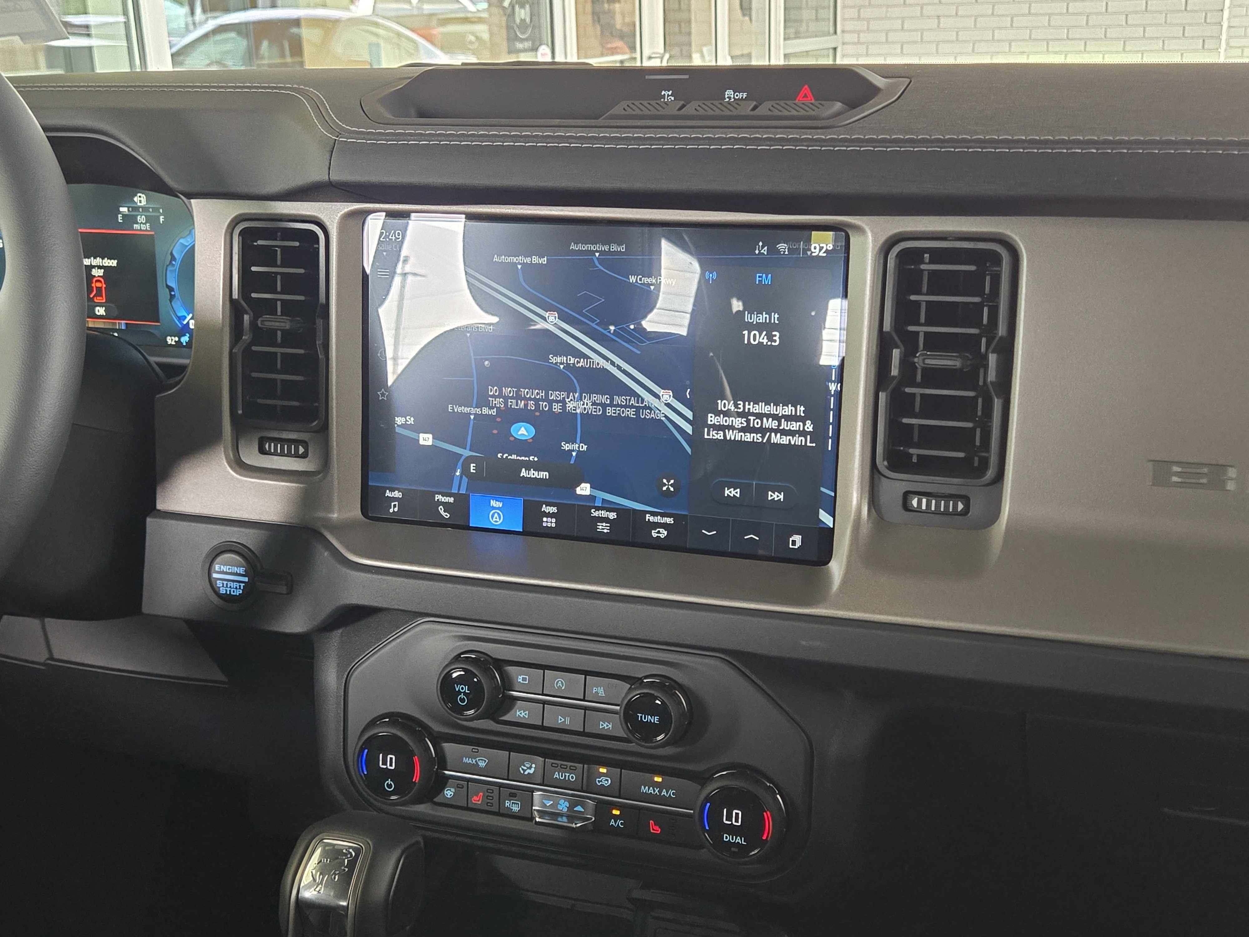 2025 Ford Bronco Outer Banks photo 2