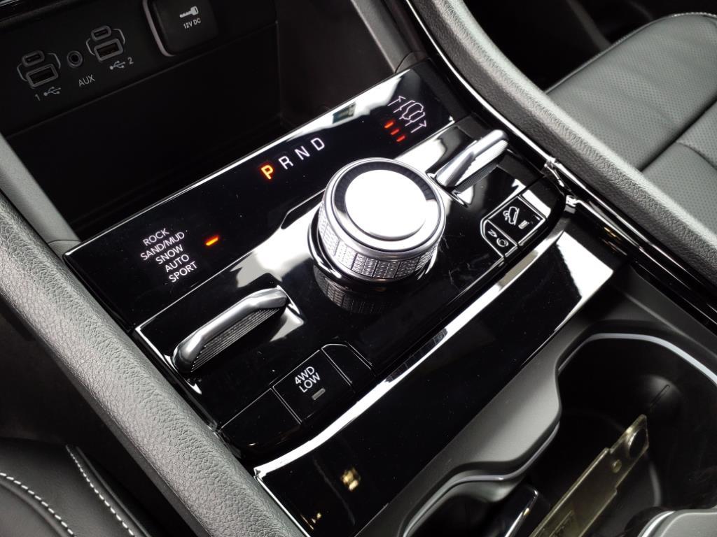 2024 Jeep Cherokee Overland 4xe photo 13