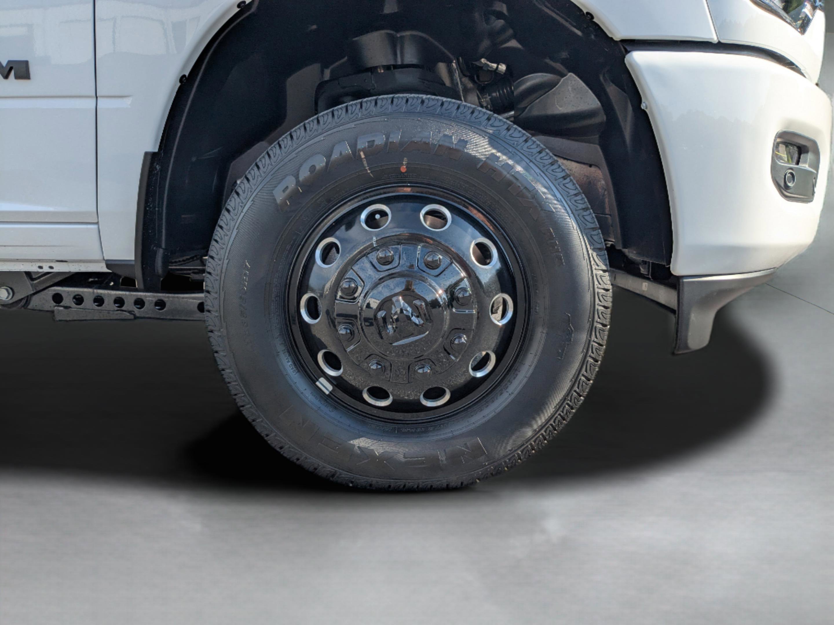 2025 Ram 3500 Big Horn photo 37
