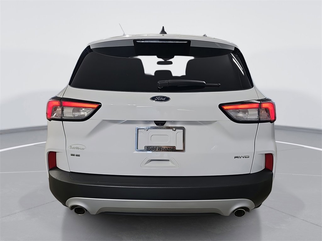 2021 Ford Escape SE photo 4