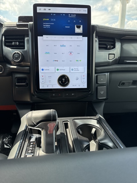 2025 Ford F-150 Lightning photo 34