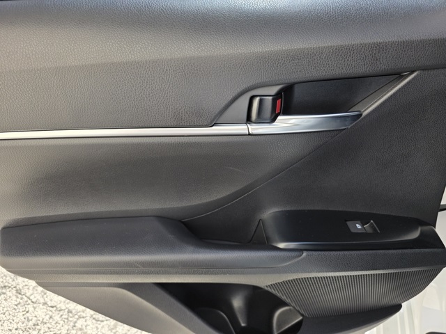 2020 Toyota Camry SE photo 10