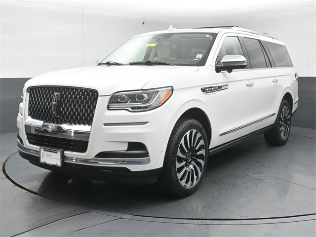 2022 Lincoln Navigator Black Label photo 3