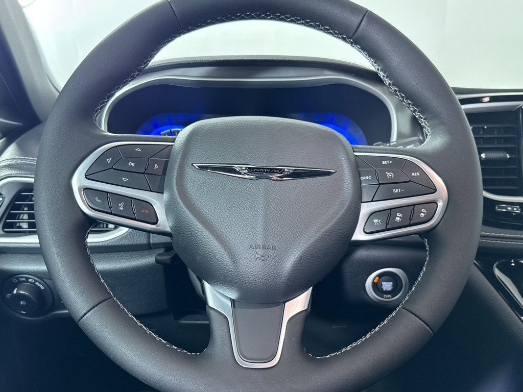 2026 Chrysler Pacifica photo 22
