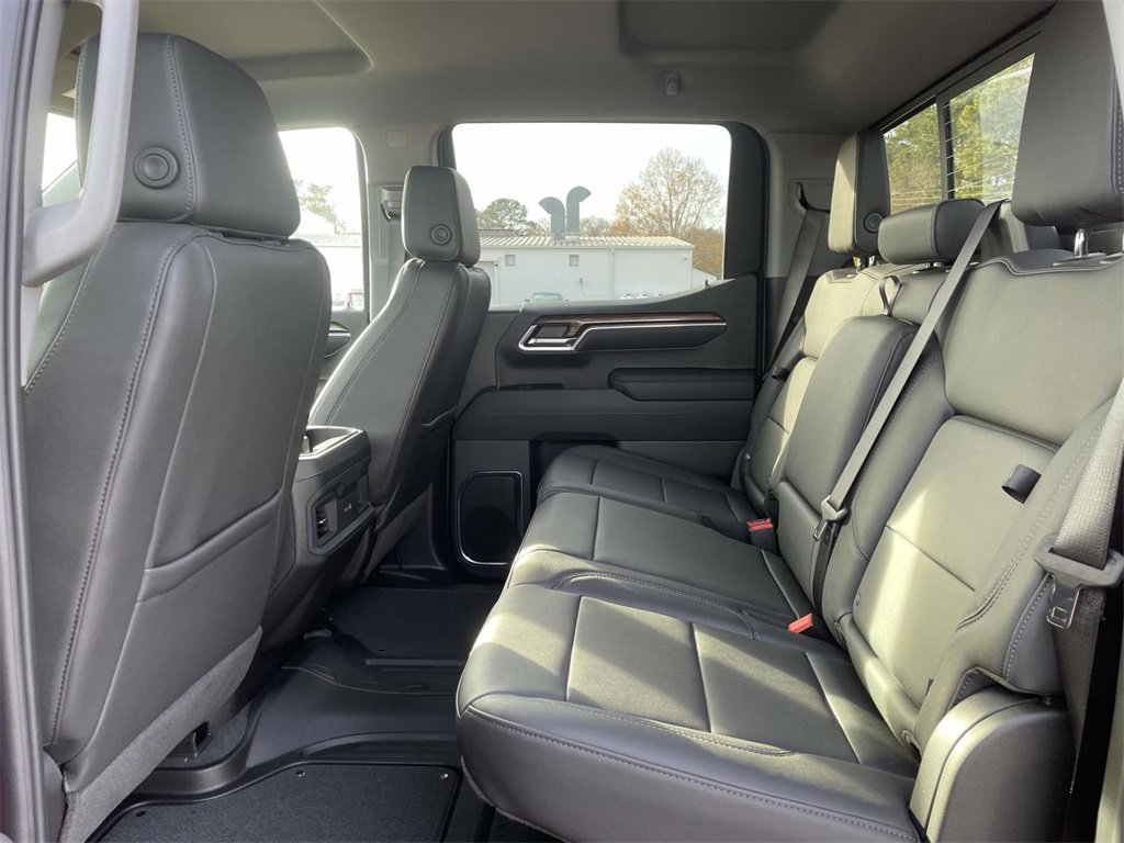 2025 Chevrolet Silverado 1500 RST photo 12