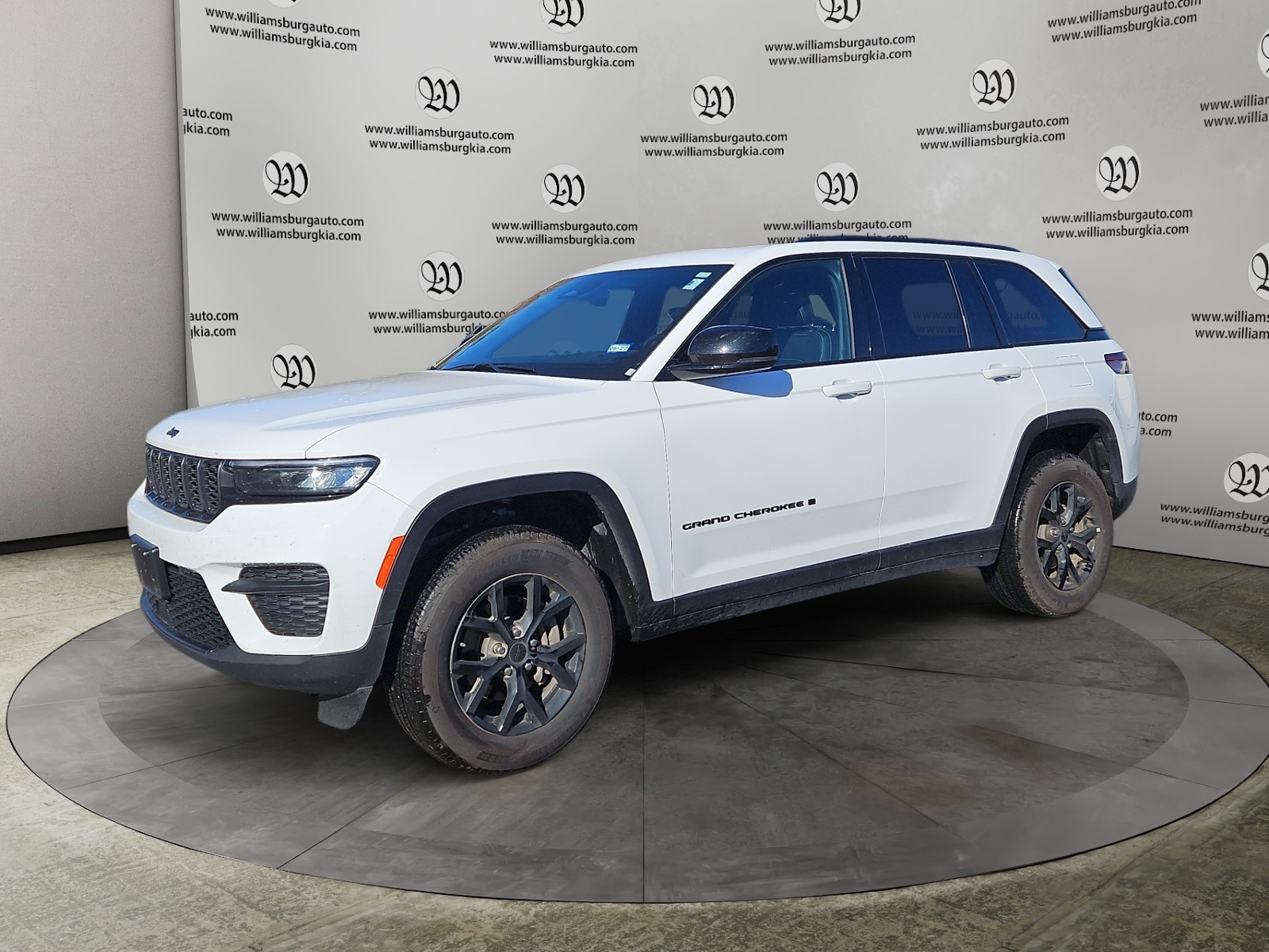 2025 Jeep Grand Cherokee Altitude's photo