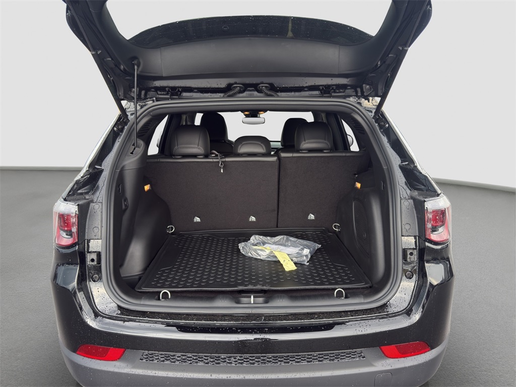 2025 Jeep Compass Latitude photo 19