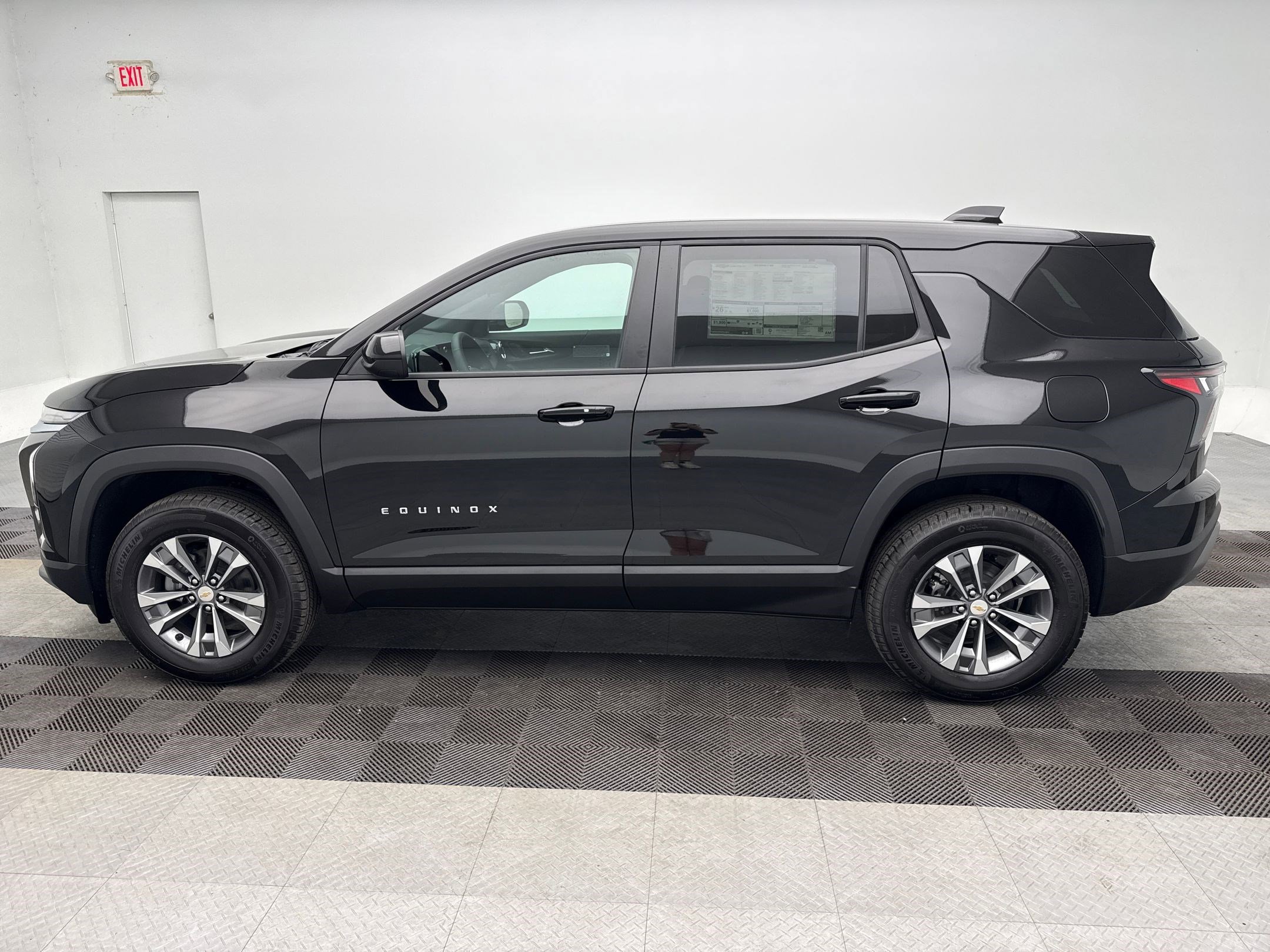 2026 Chevrolet Equinox LT photo 2