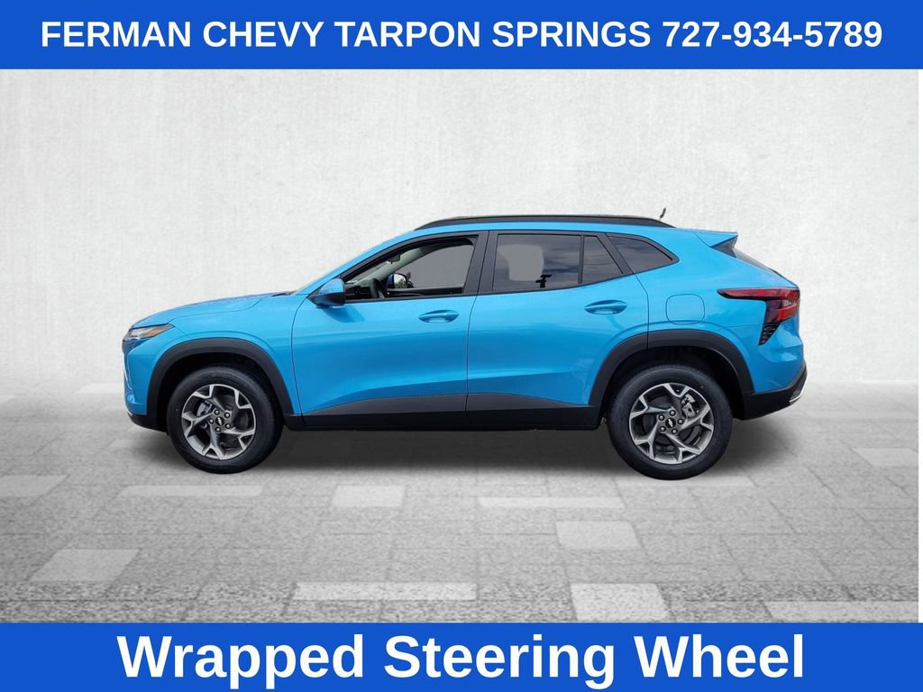 2025 Chevrolet Trax LT photo 4
