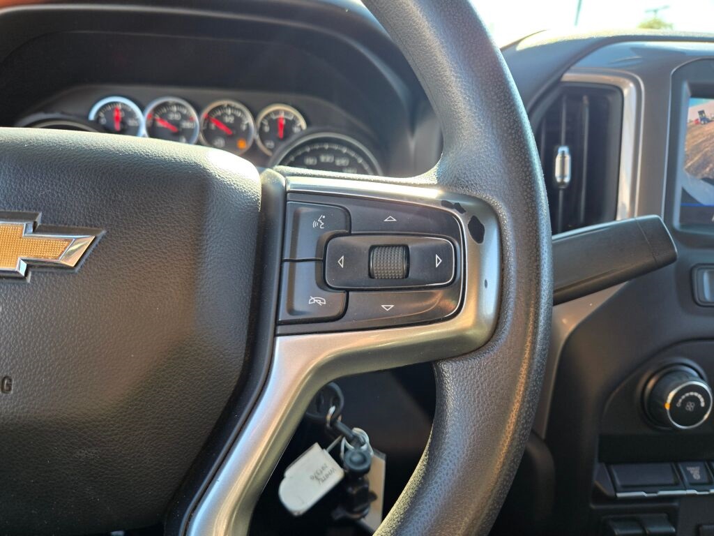 2021 Chevrolet Silverado 2500HD Custom photo 25