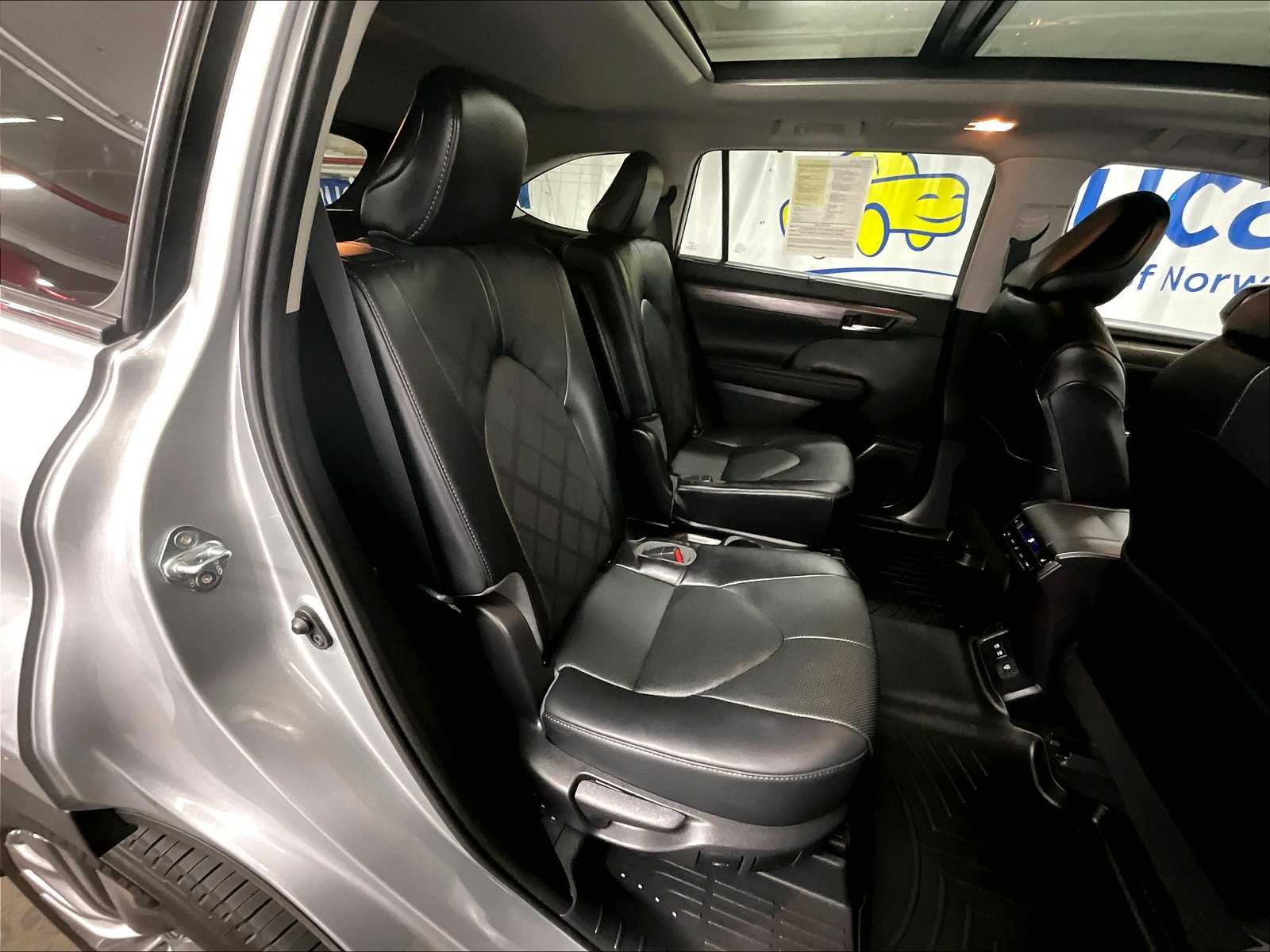 2021 Toyota Highlander Platinum photo 14