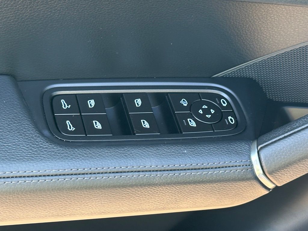 2022 Porsche Cayenne Coupe Base photo 19