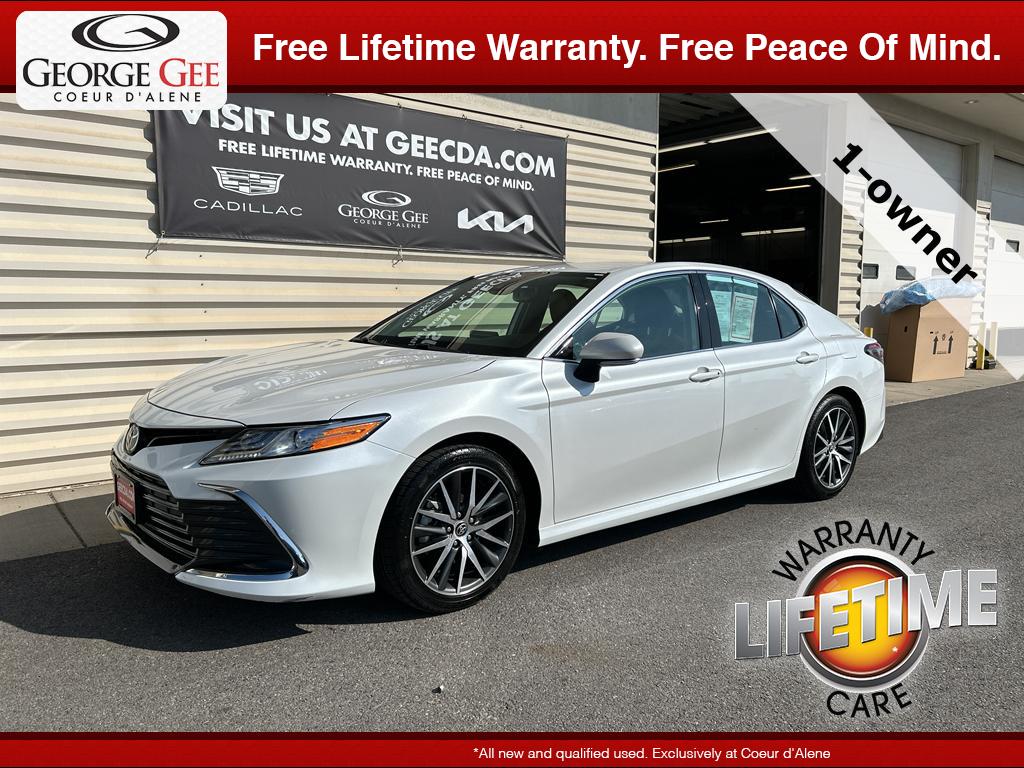 2024 Toyota Camry XLE's photo