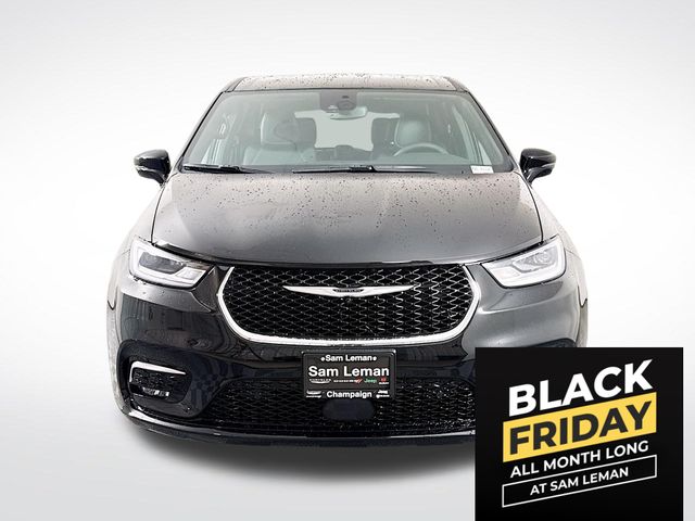 2026 Chrysler Pacifica photo 2