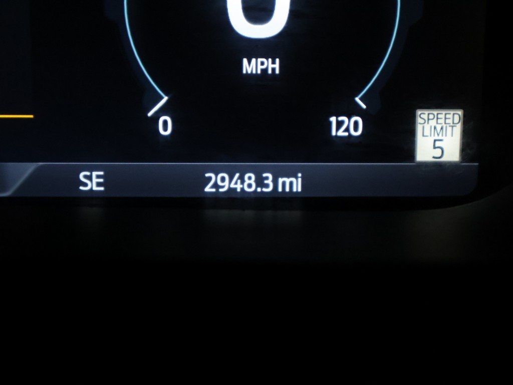 2023 Ford F-150 Lightning Platinum photo 30