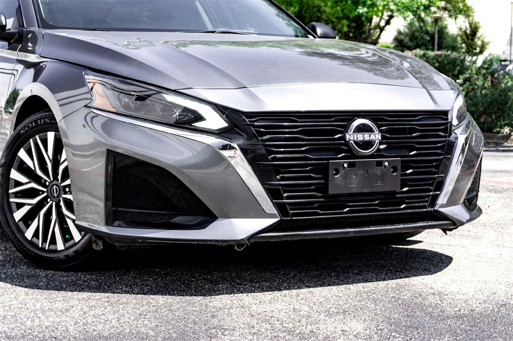 2024 Nissan Altima 2.5 SV photo 2
