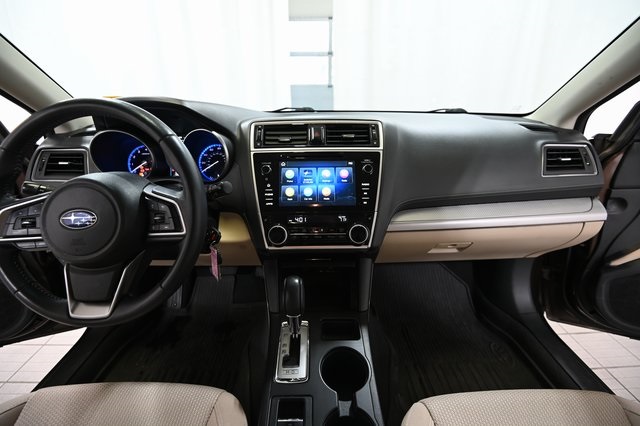 2019 Subaru Outback Premium photo 2