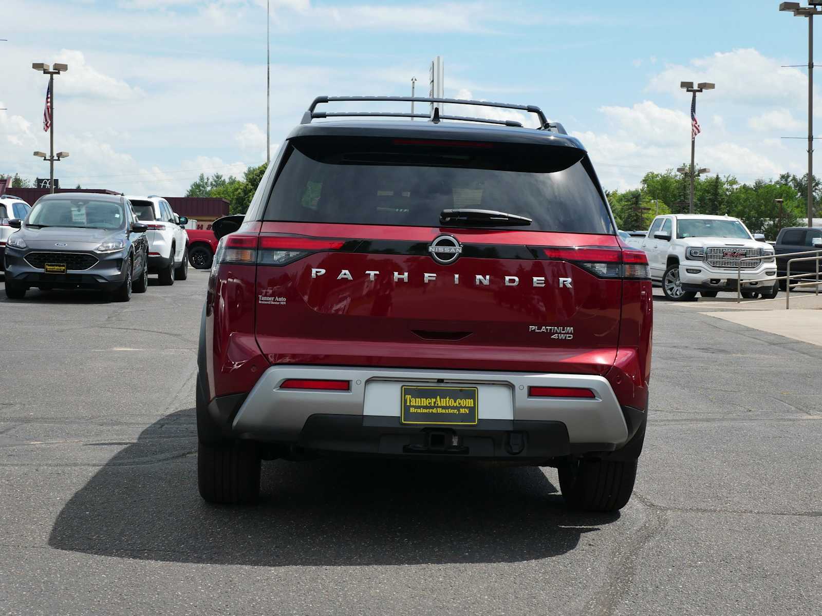 2022 Nissan Pathfinder Platinum photo 4