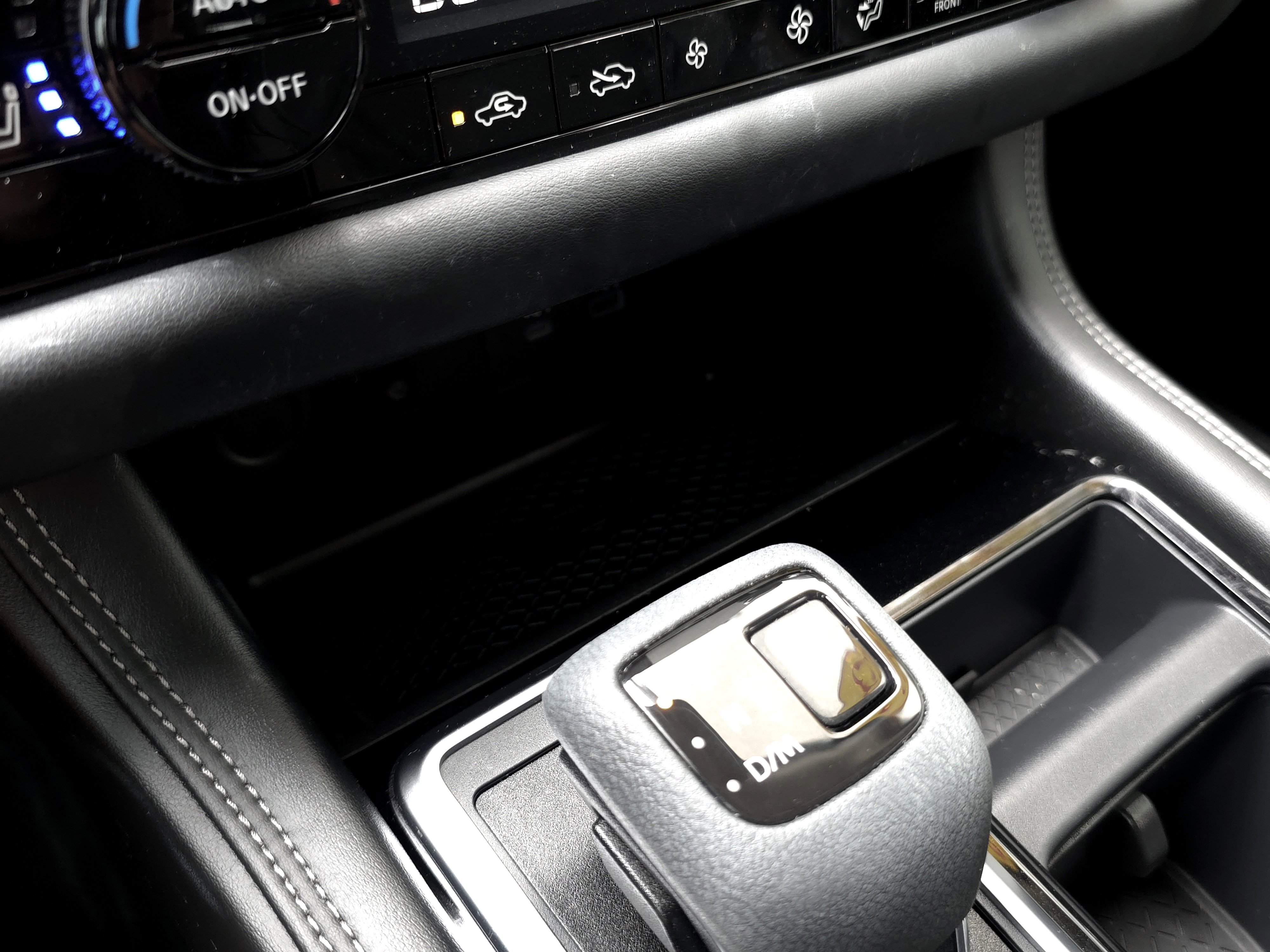 2023 Nissan Pathfinder Platinum photo 9