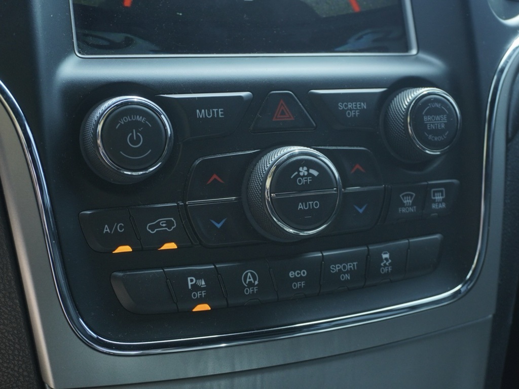 2018 Jeep Grand Cherokee Altitude photo 17