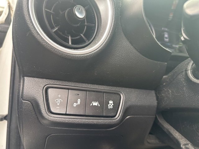 2020 Kia Forte GT photo 17