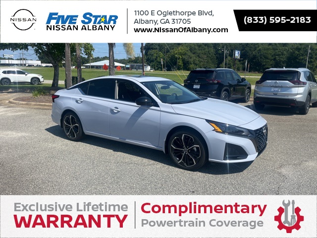 2025 Nissan Altima SR's photo