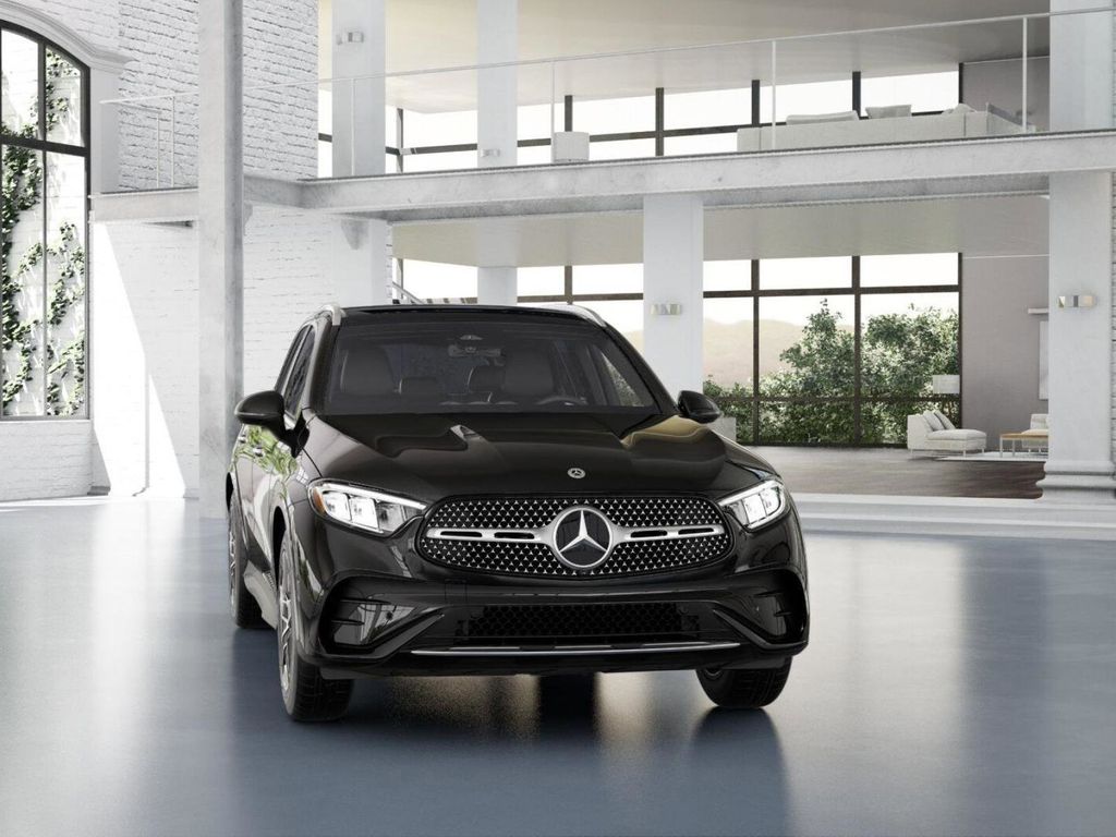 2026 Mercedes Benz GLC 300 4MATIC photo 3