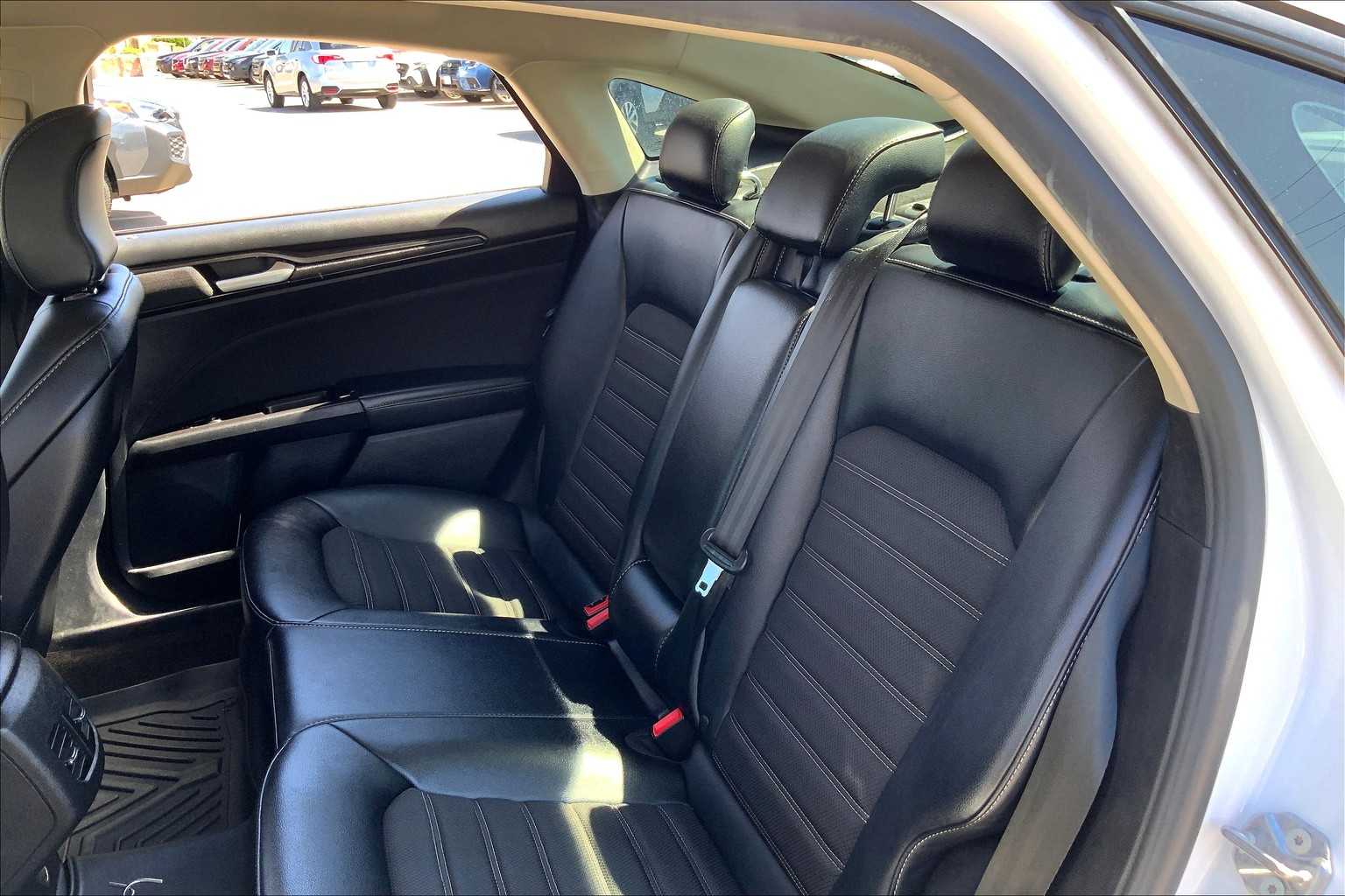 2018 Ford Fusion SE photo 17