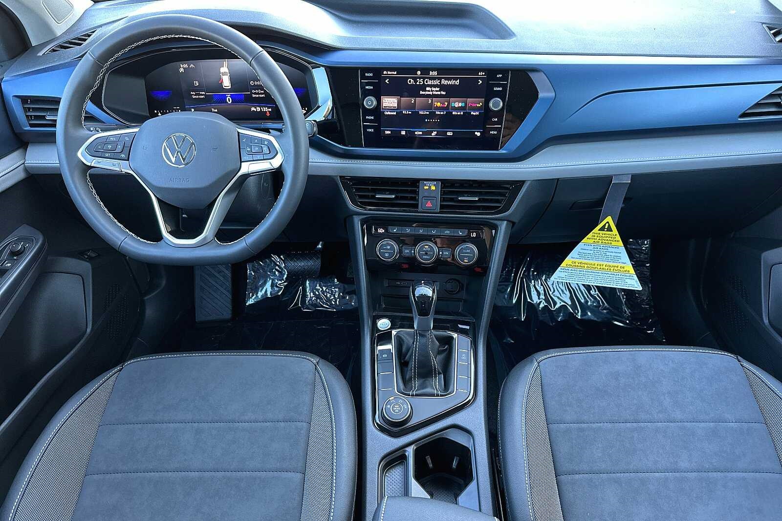 2024 Volkswagen Taos SE photo 13
