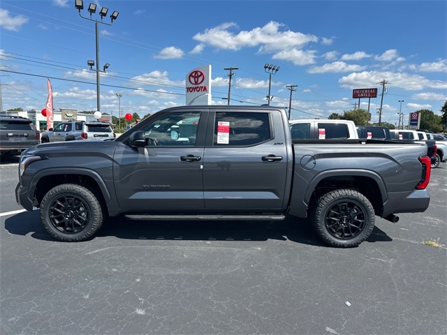 2026 Toyota Tundra SR5 CrewMax photo 4