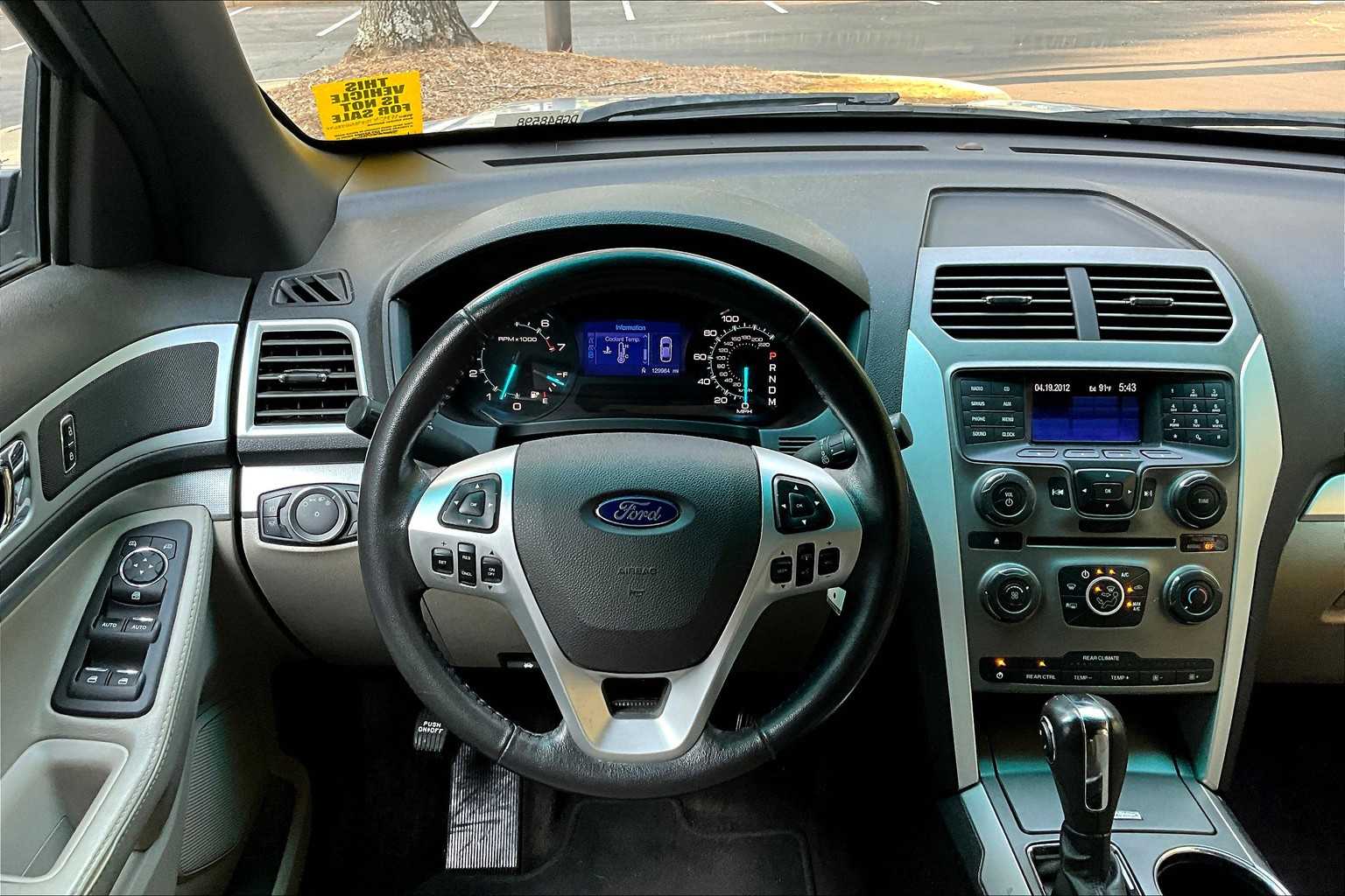 2013 Ford Explorer XLT photo 5