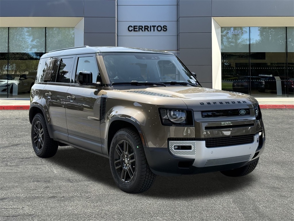 2025 Land Rover Defender 110 S photo 3