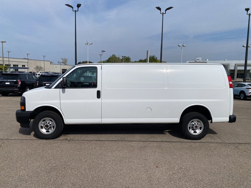 2023 Gmc Savana Cargo 2500 photo 2