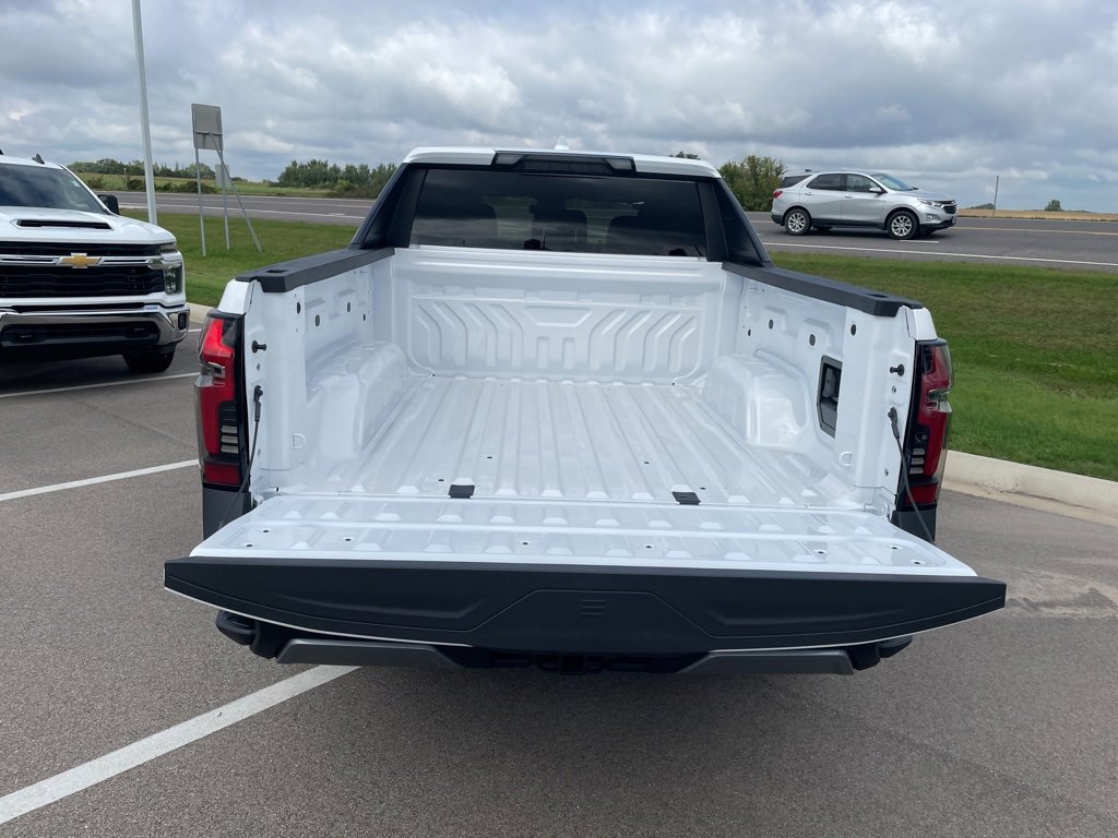 2026 Chevrolet Silverado EV LT photo 4