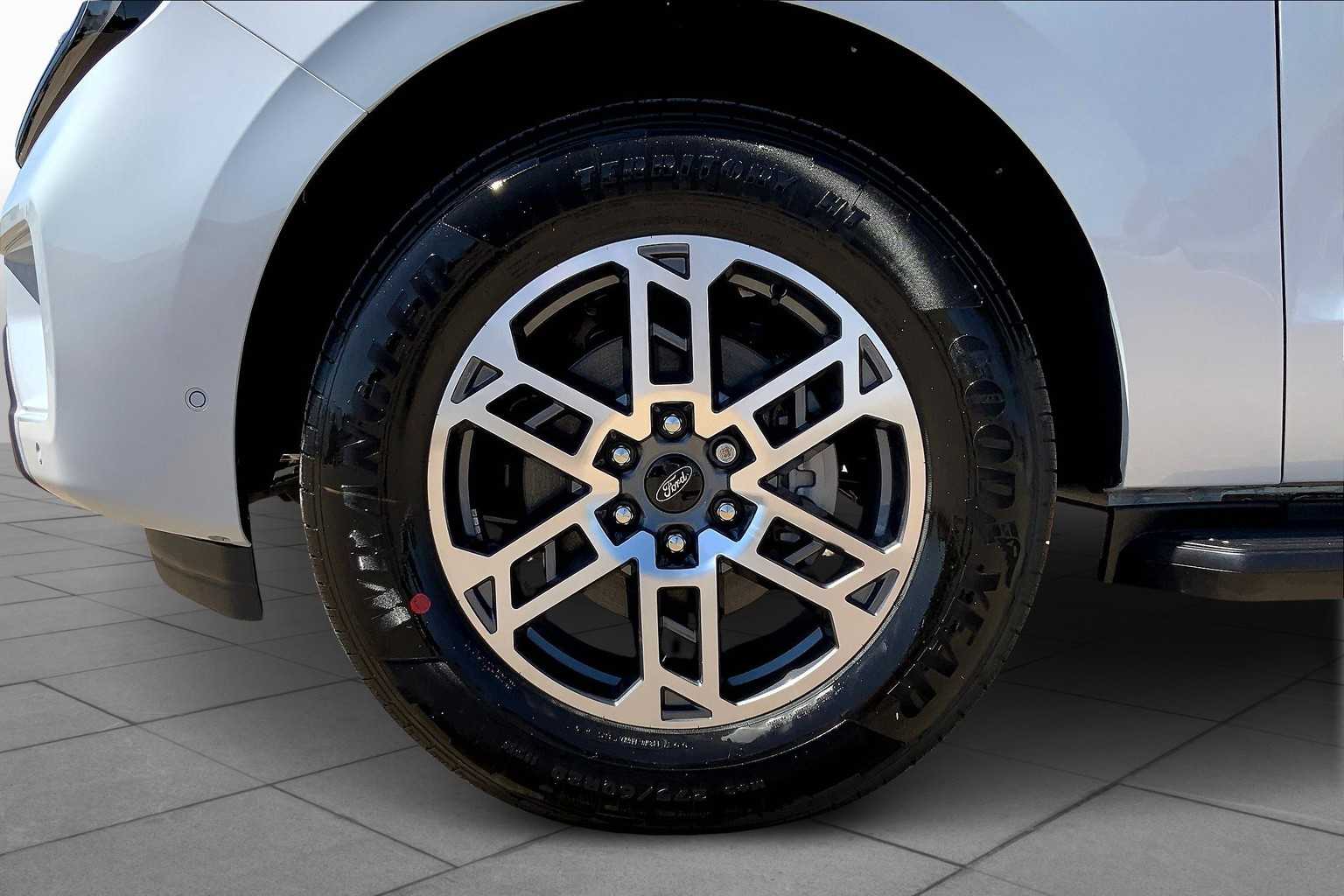 2025 Ford Expedition MAX EL photo 11