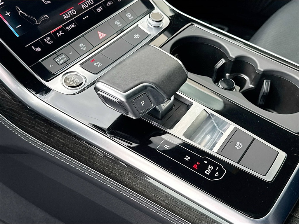 2025 Audi Q8 55 Premium Plus photo 14